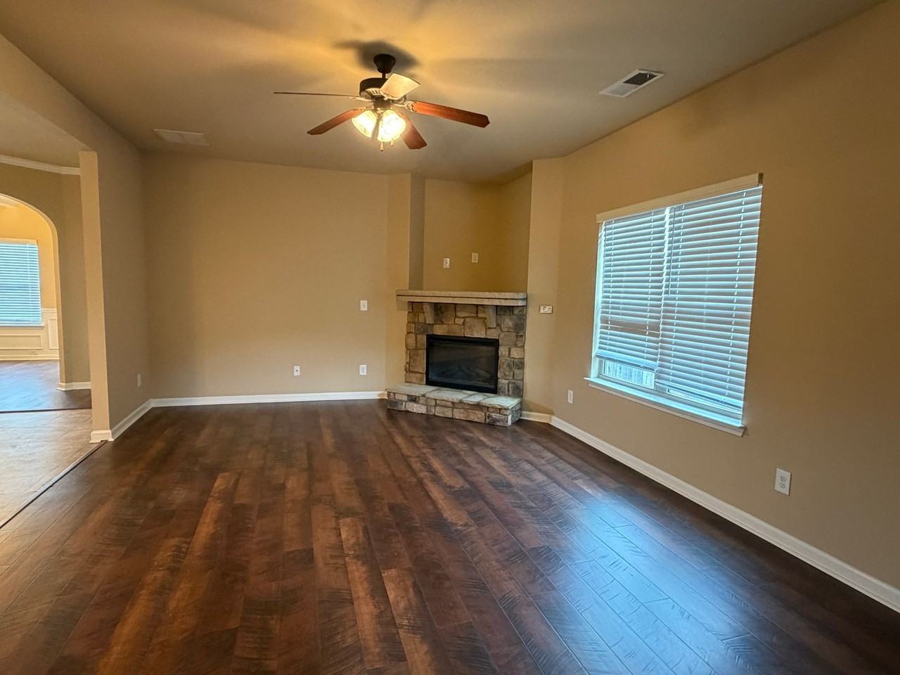 3012 Burgess St - Photo 3 of 32