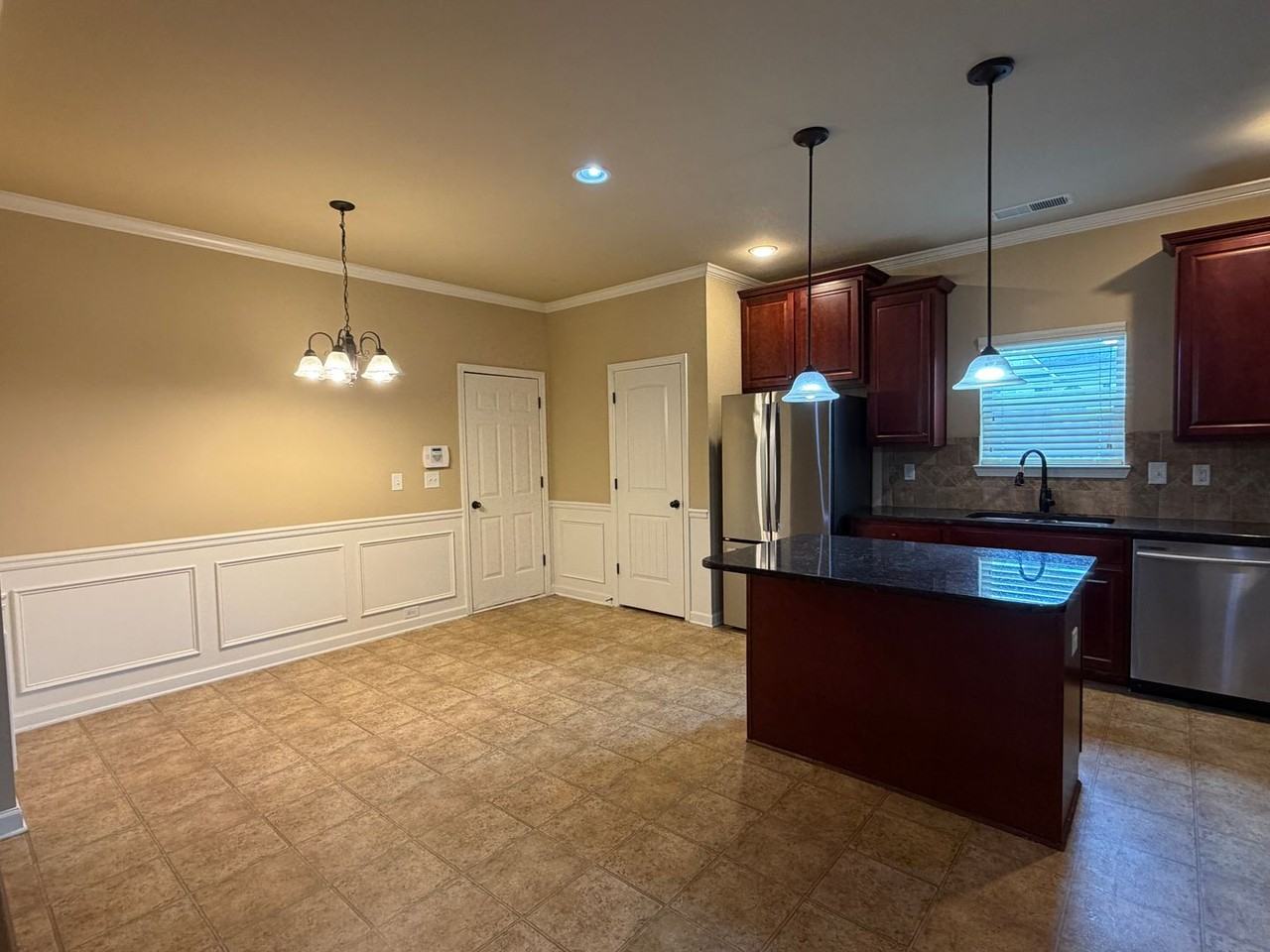 3012 Burgess St - Photo 5 of 32