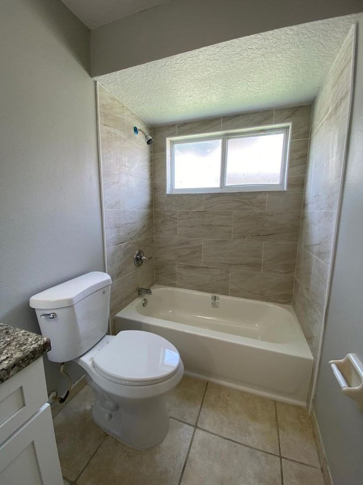 1440 Timberbend Cir - Photo 3 of 10