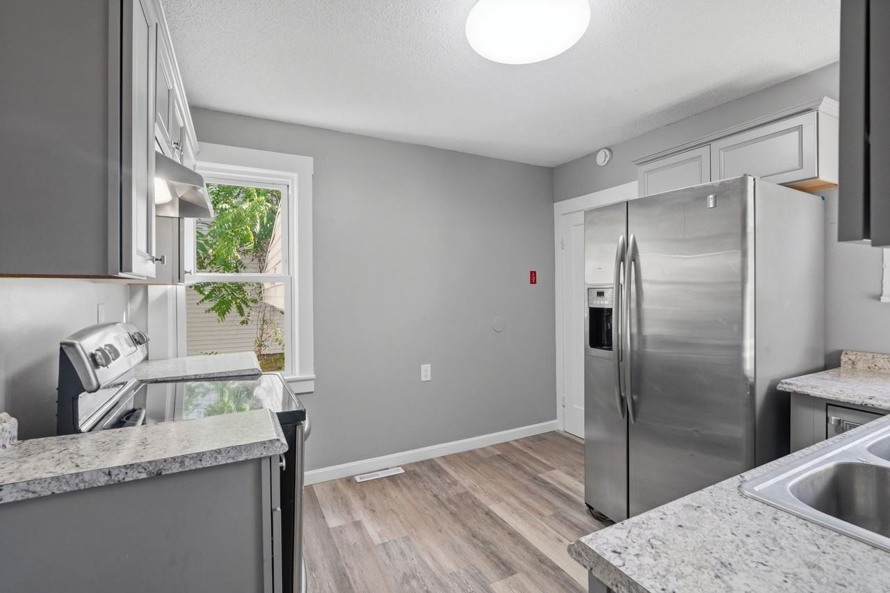 74 Price St - Photo 4 of 22