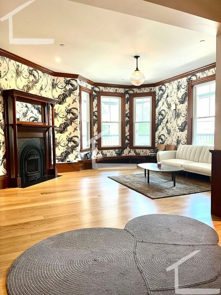208 Gardner St - Photo 2 of 16