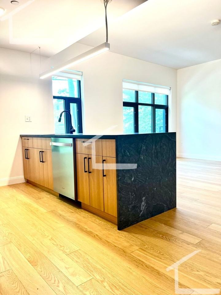 208 Gardner St - Photo 6 of 16