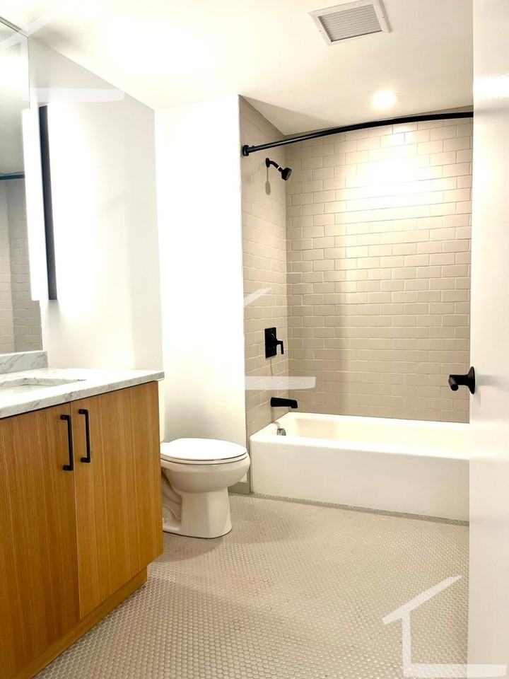 208 Gardner St - Photo 7 of 16