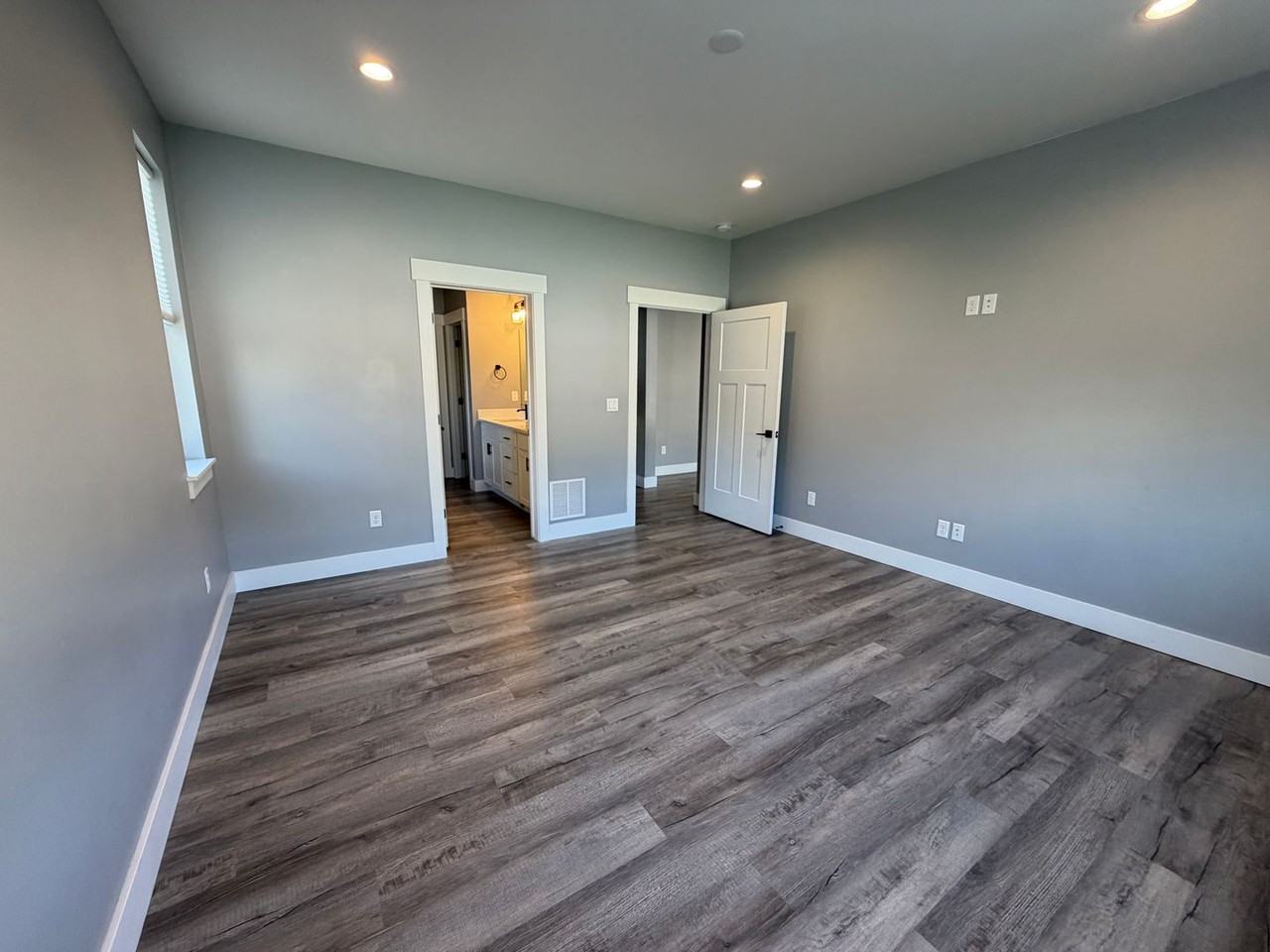 1702 Wyatt Earp Ct - Photo 4 of 17