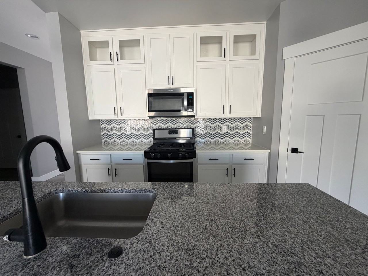 1702 Wyatt Earp Ct - Photo 5 of 17
