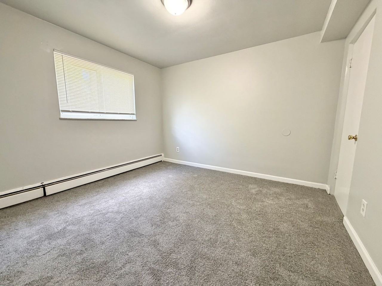 Clovernook Chateau Apartments - Photo 5 of 12