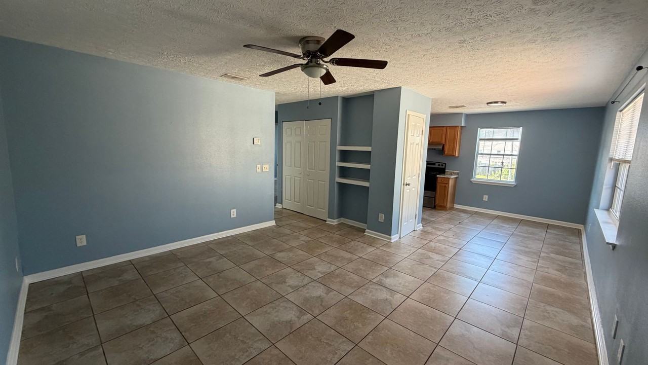 6321 Lenawee St #C3 - Photo 3 of 10