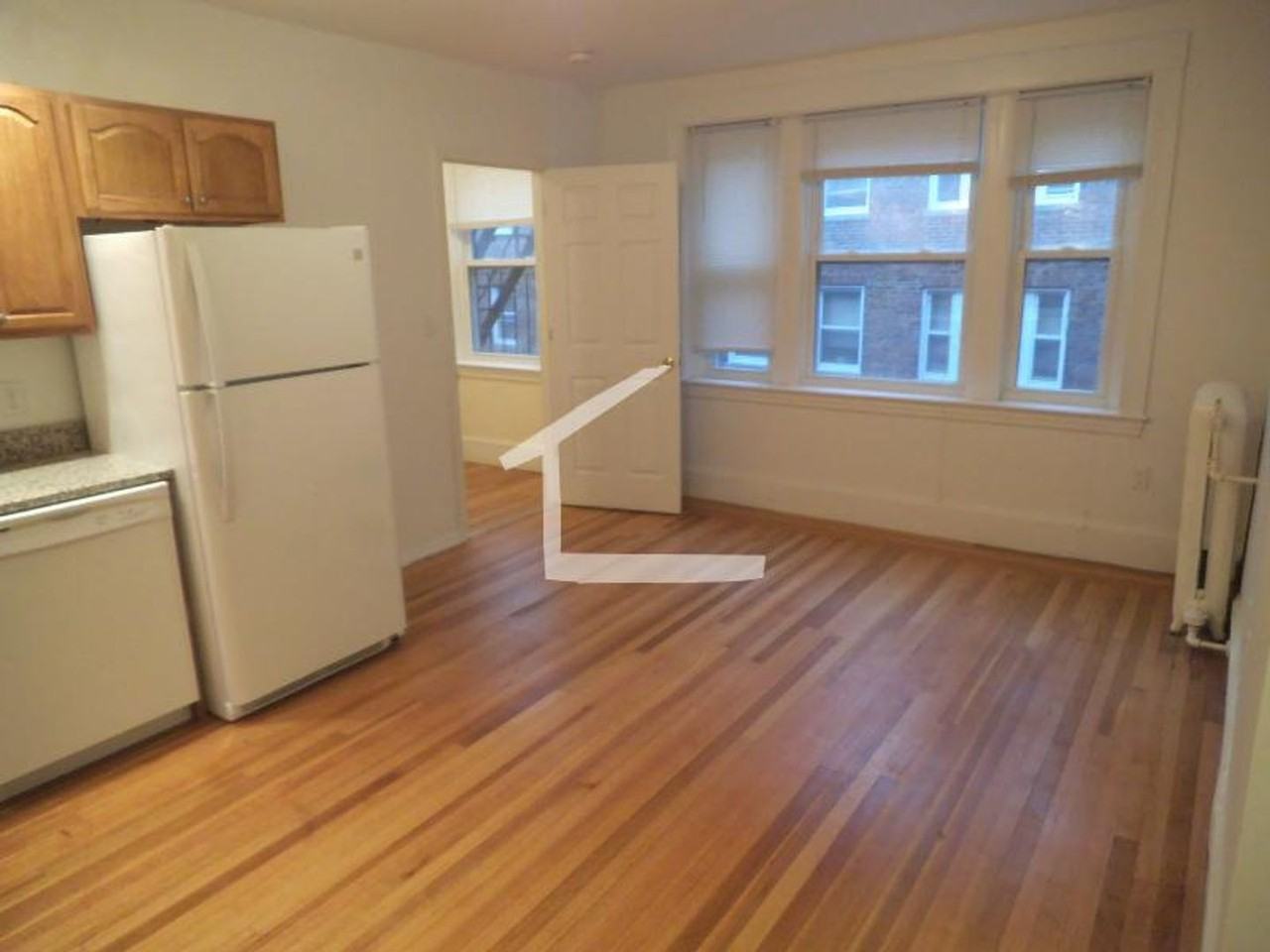 1516C Commonwealth Ave - Photo 2 of 9