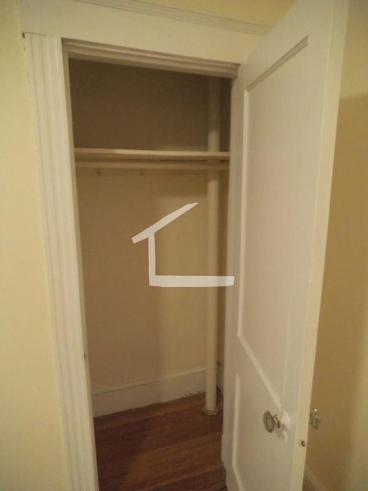 1516C Commonwealth Ave - Photo 4 of 9