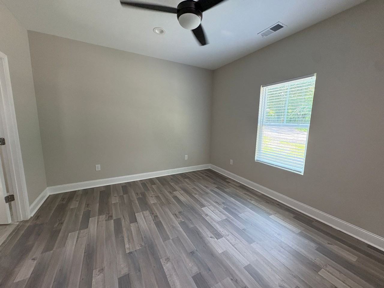 6 Herring Ave - Photo 4 of 12