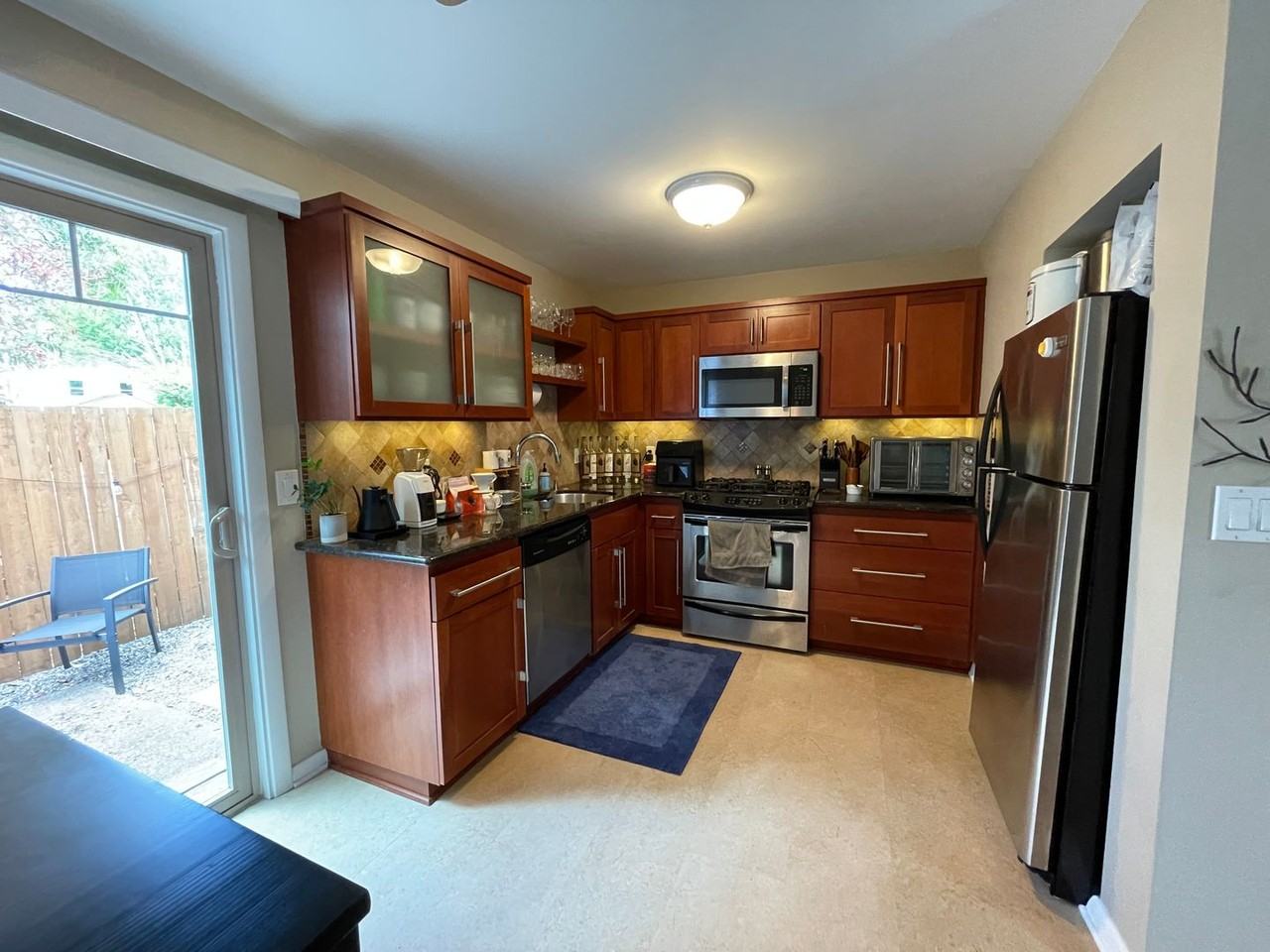 4830 Se Stark St - Photo 2 of 7