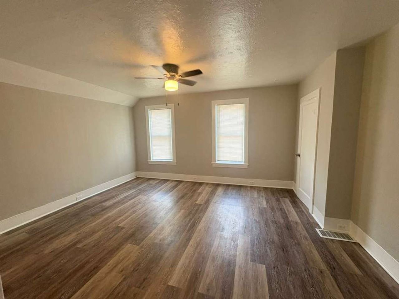 3130 W 33rd Street - Photo 2 of 25