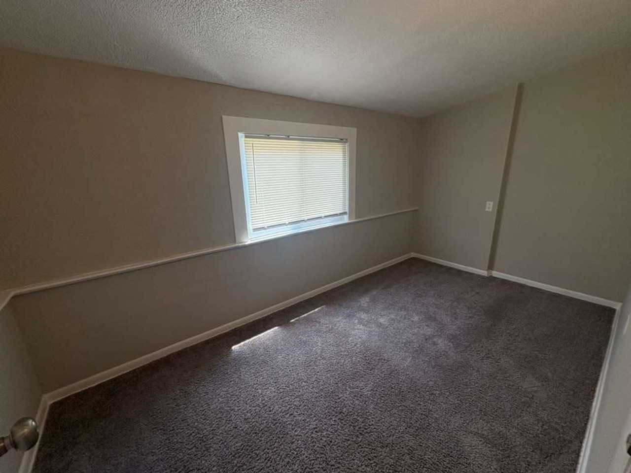3130 W 33rd Street - Photo 7 of 25