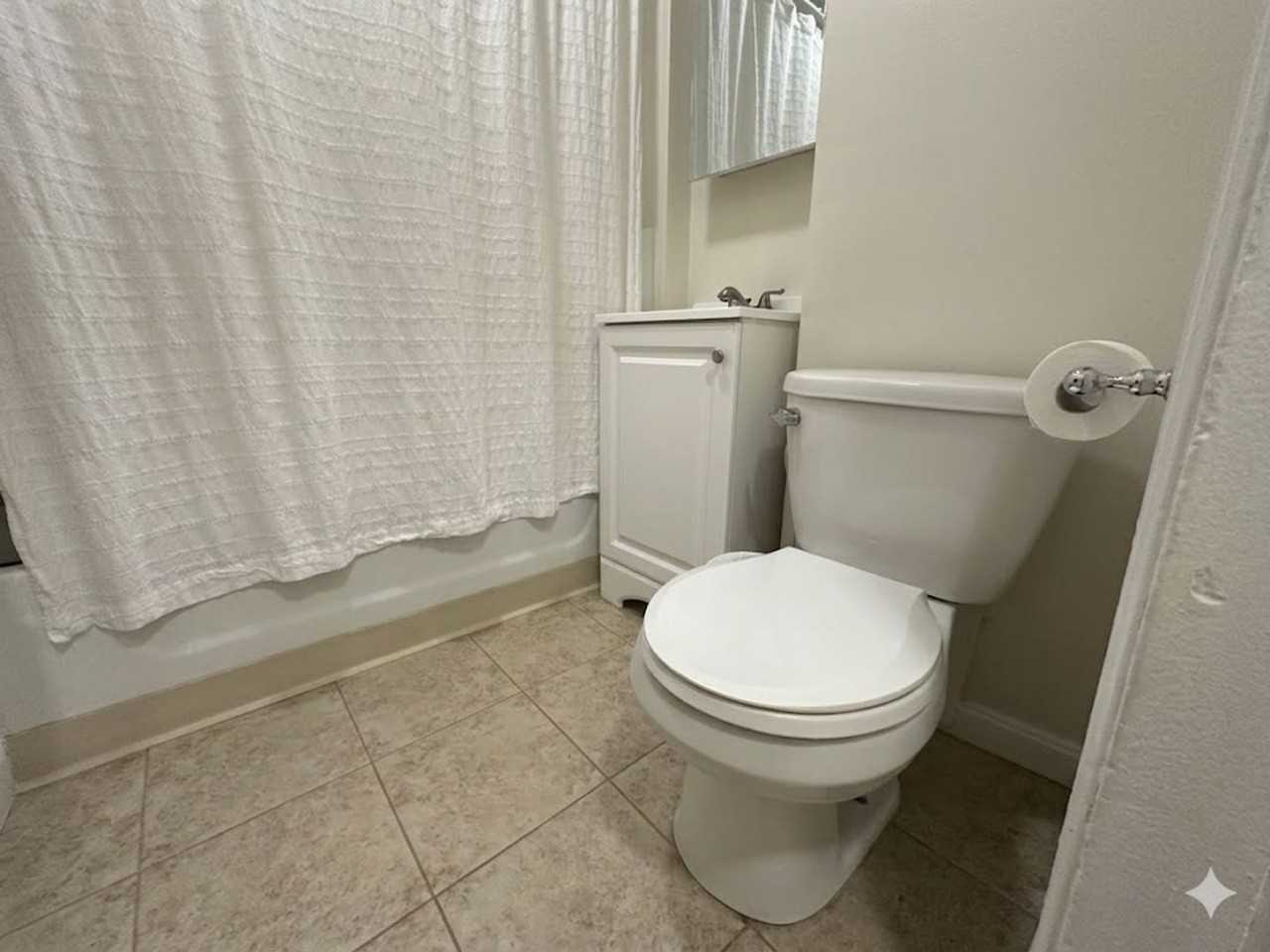 1056 Cambridge St - Photo 6 of 7