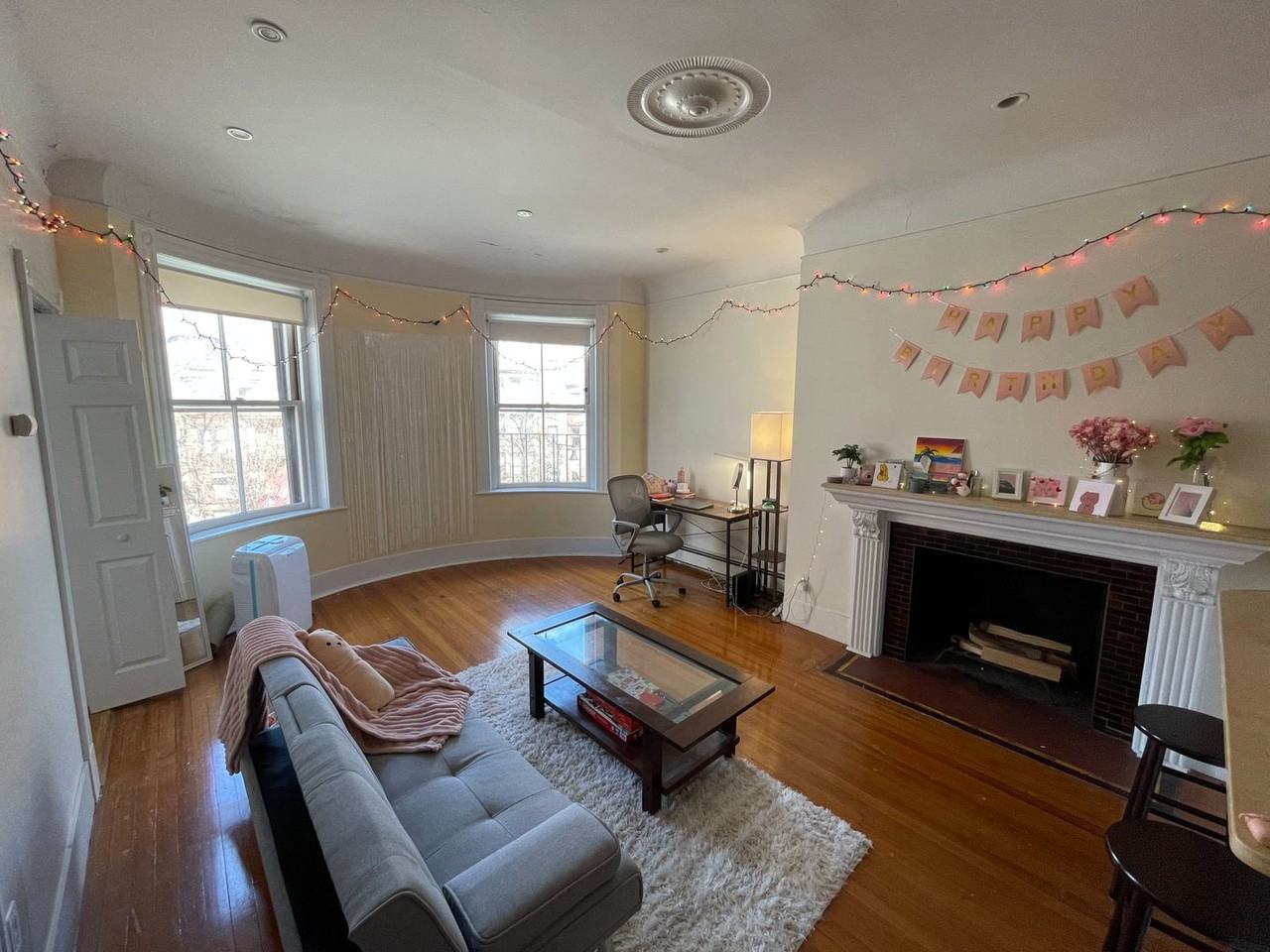591 Beacon St - Photo 6 of 11