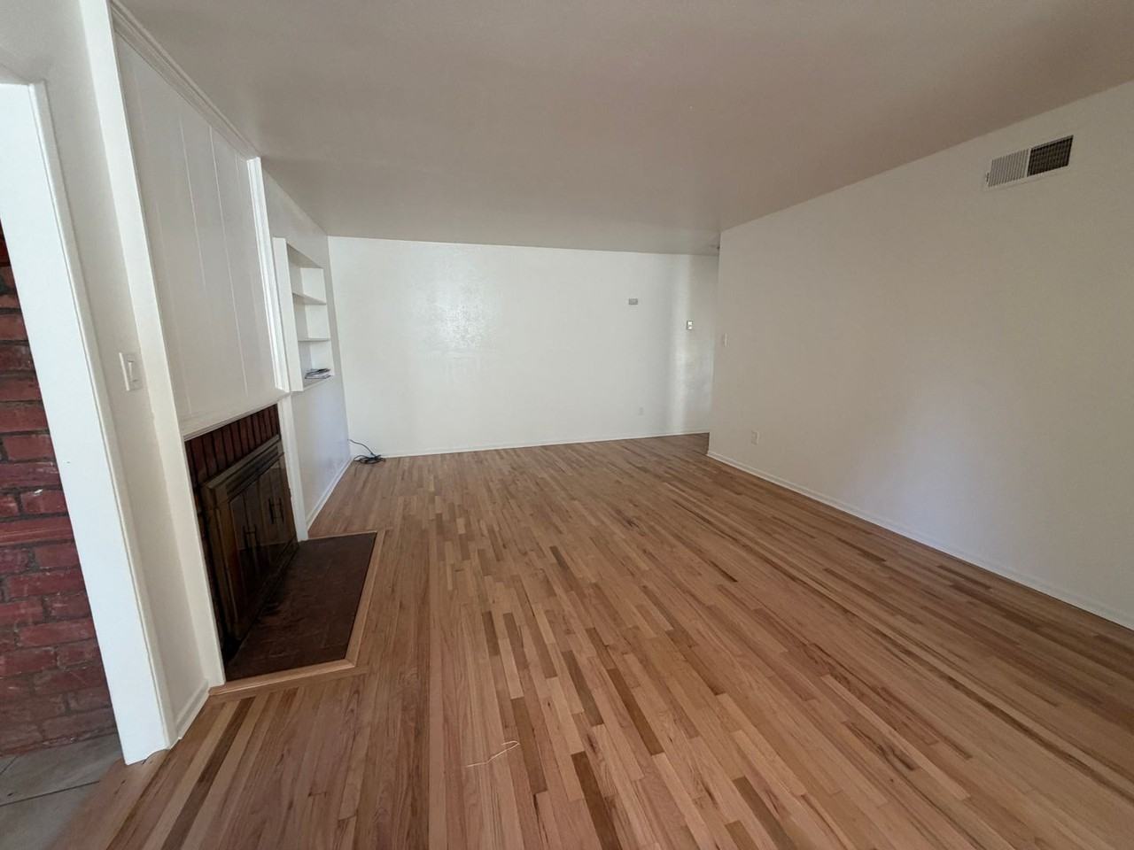 1365 W Jenner St - Photo 3 of 10