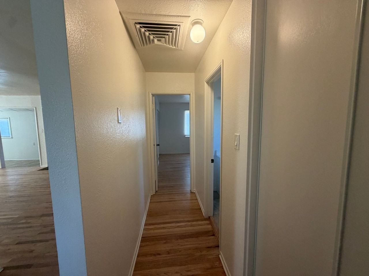 1365 W Jenner St - Photo 5 of 10