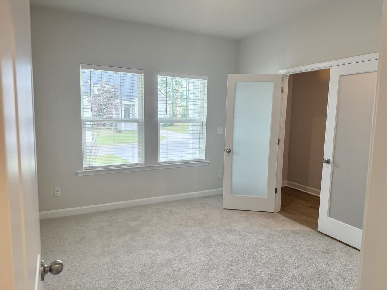 738 Ebb Tide Rd - Photo 3 of 21