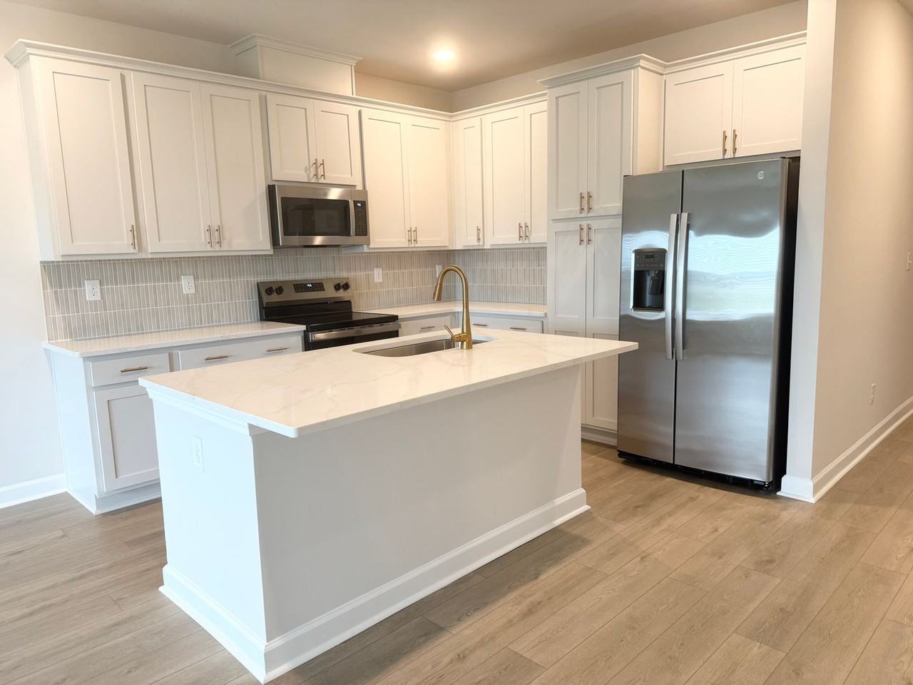 738 Ebb Tide Rd - Photo 5 of 21