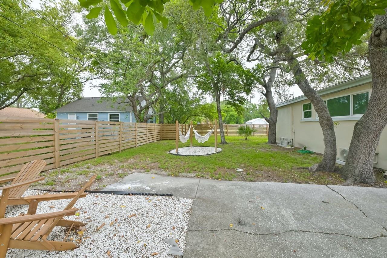 1161 Howard St - Photo 2 of 24