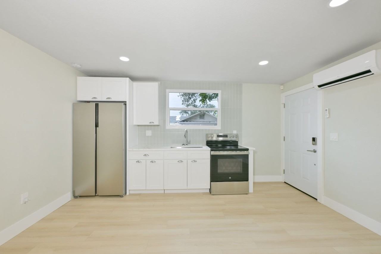 1161 Howard St - Photo 7 of 24