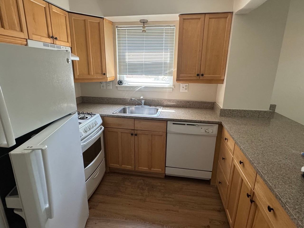 657 Childs Ave - Photo 7 of 18