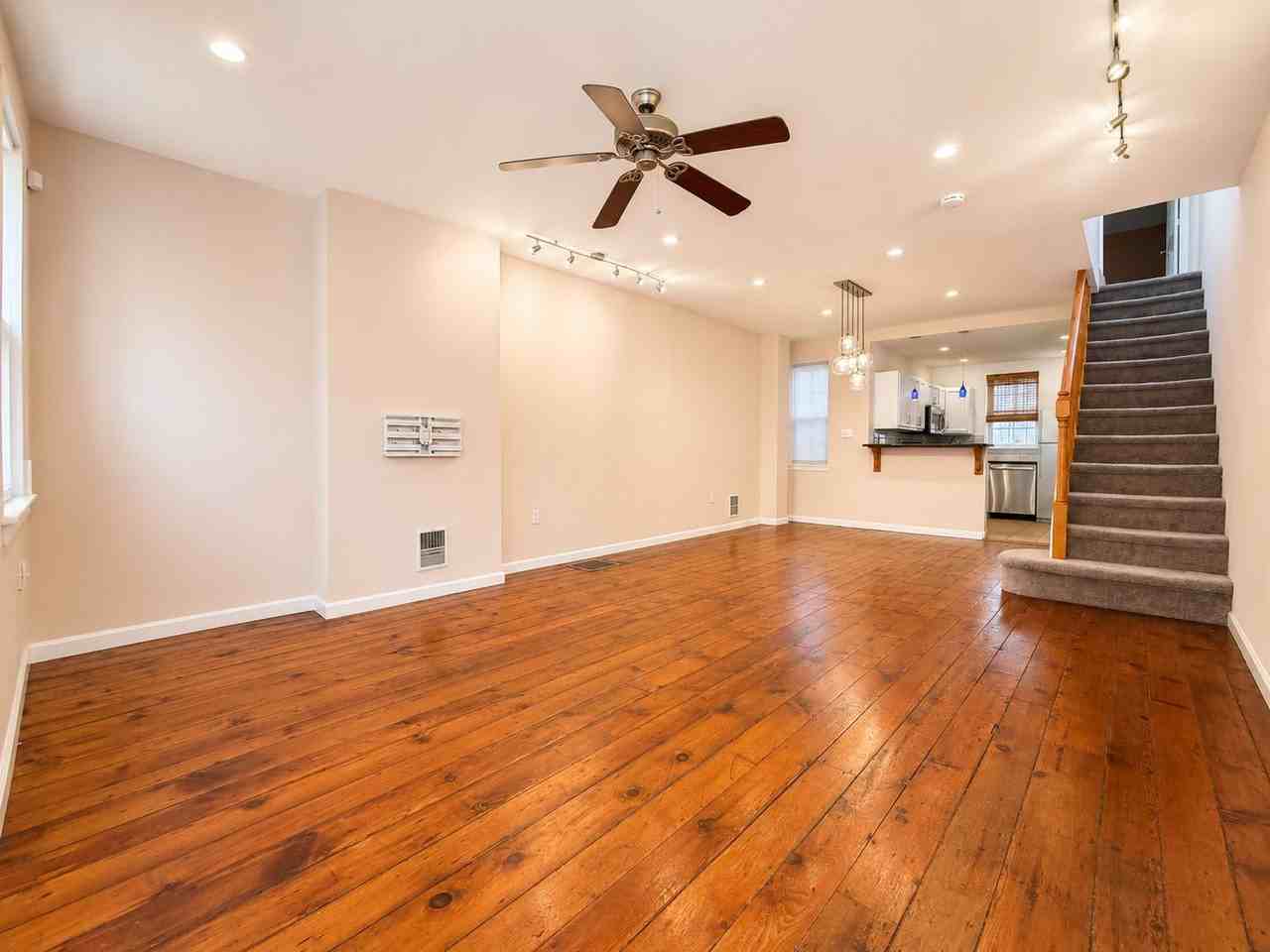 1811 Montrose St - Photo 6 of 24