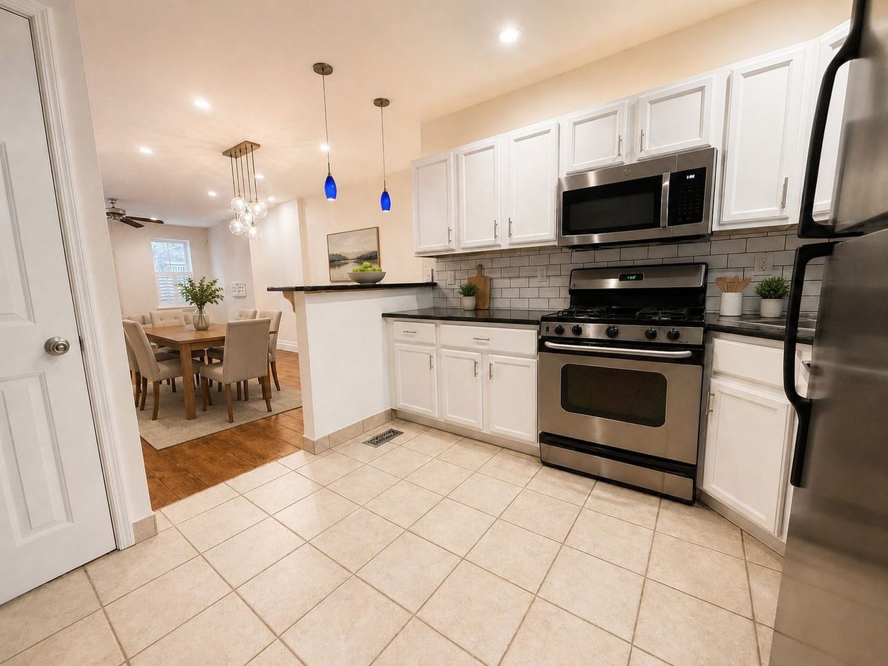 1811 Montrose St - Photo 7 of 24