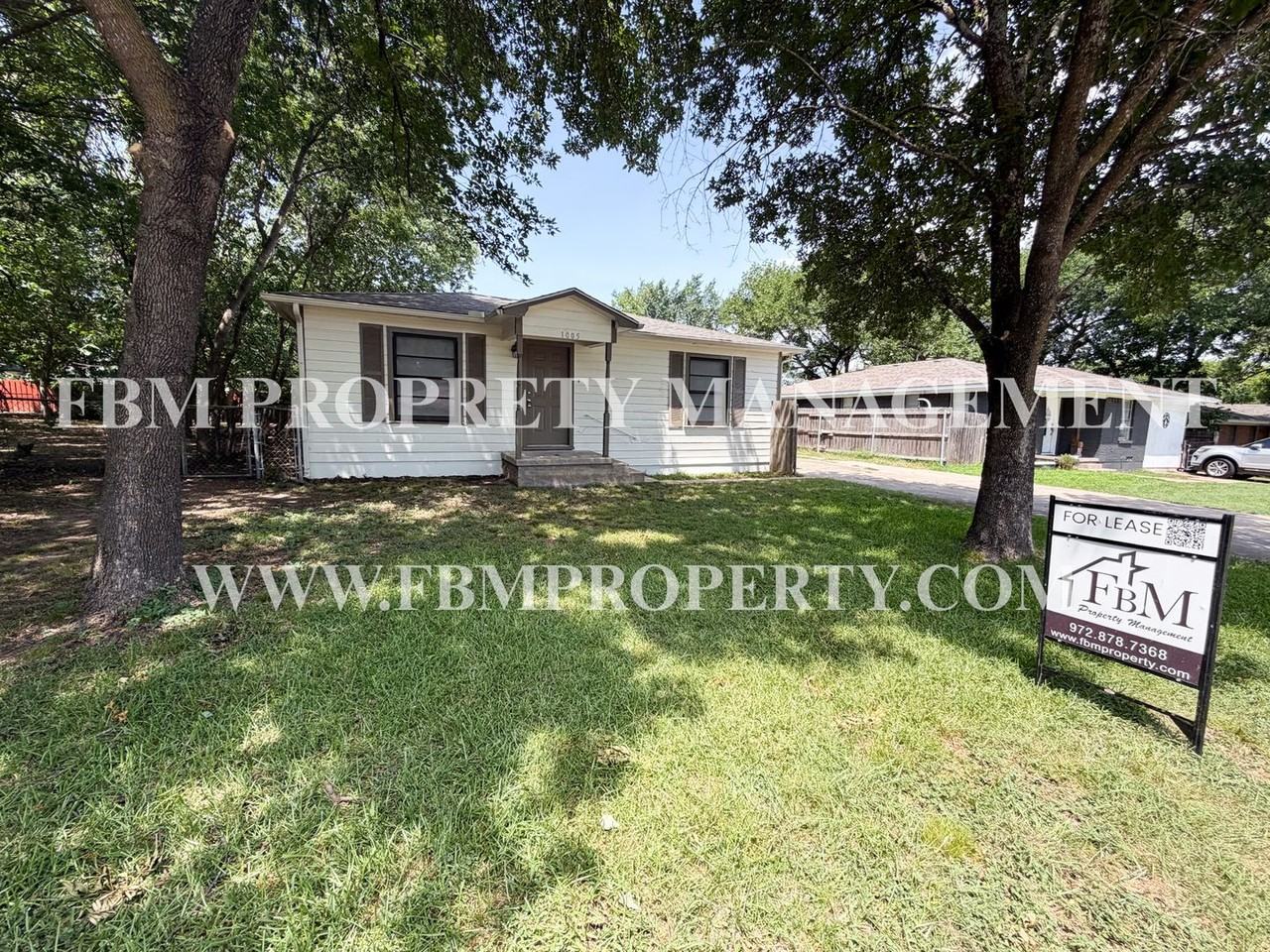 1005 S Carlton St - Photo 2 of 20