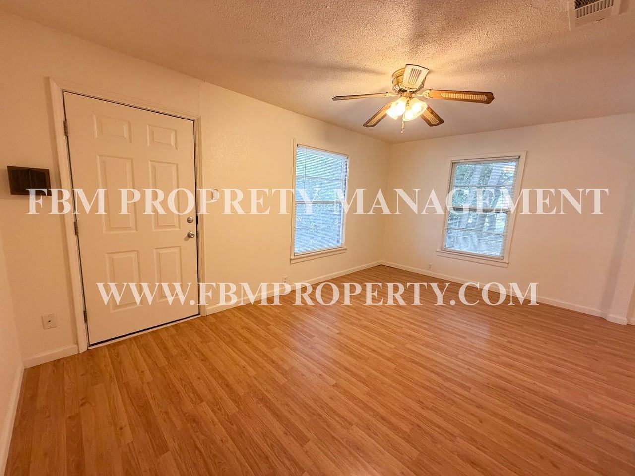 1005 S Carlton St - Photo 4 of 20