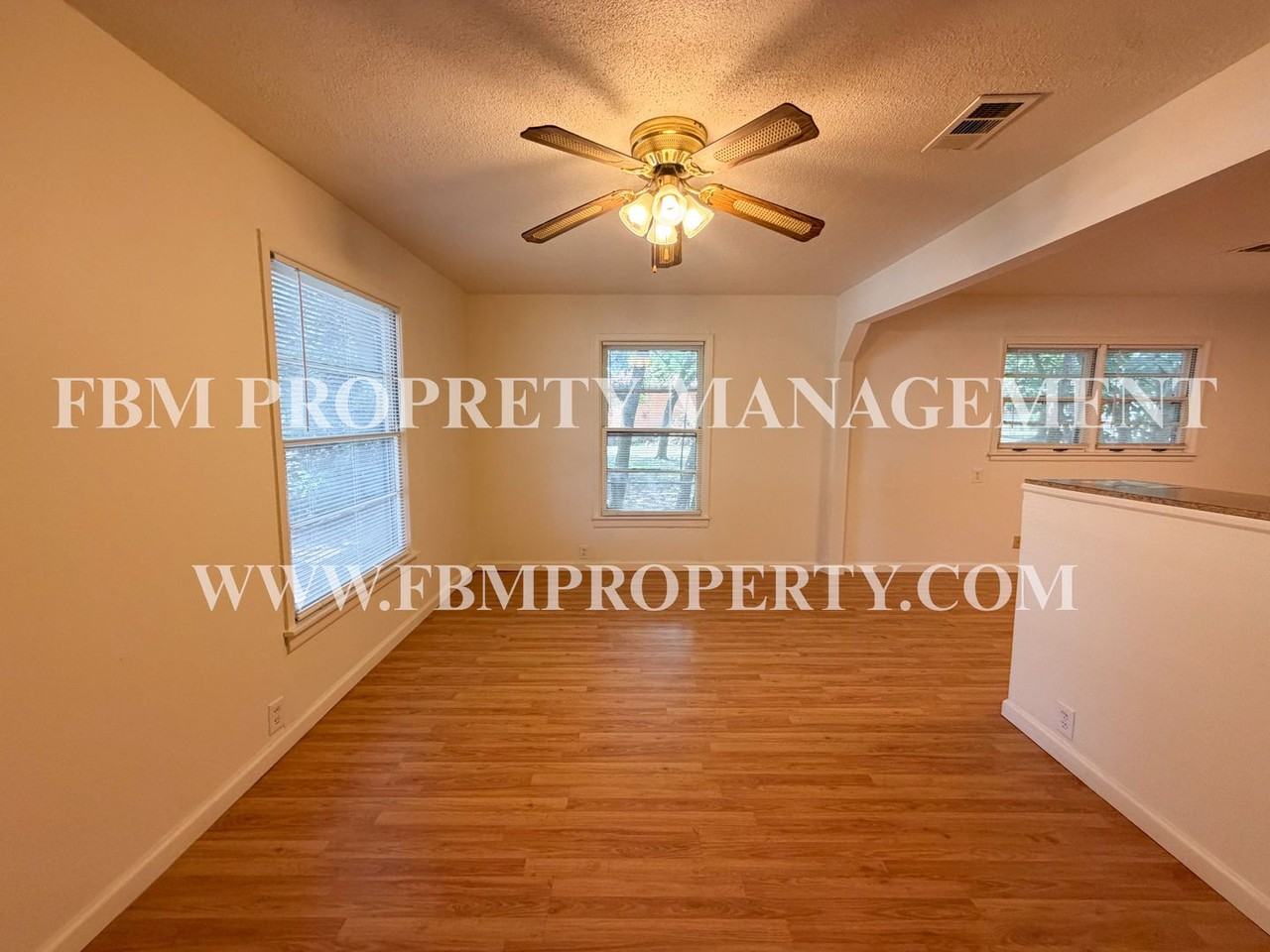 1005 S Carlton St - Photo 5 of 20