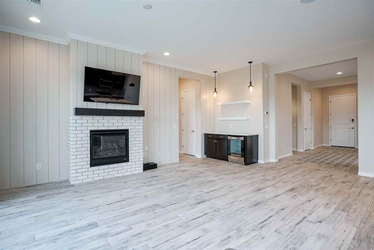 6881 Claret Dr - Photo 5 of 29