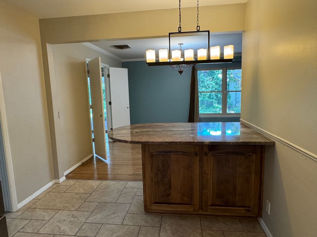 4304 Andrew Dr Ne - Photo 6 of 21