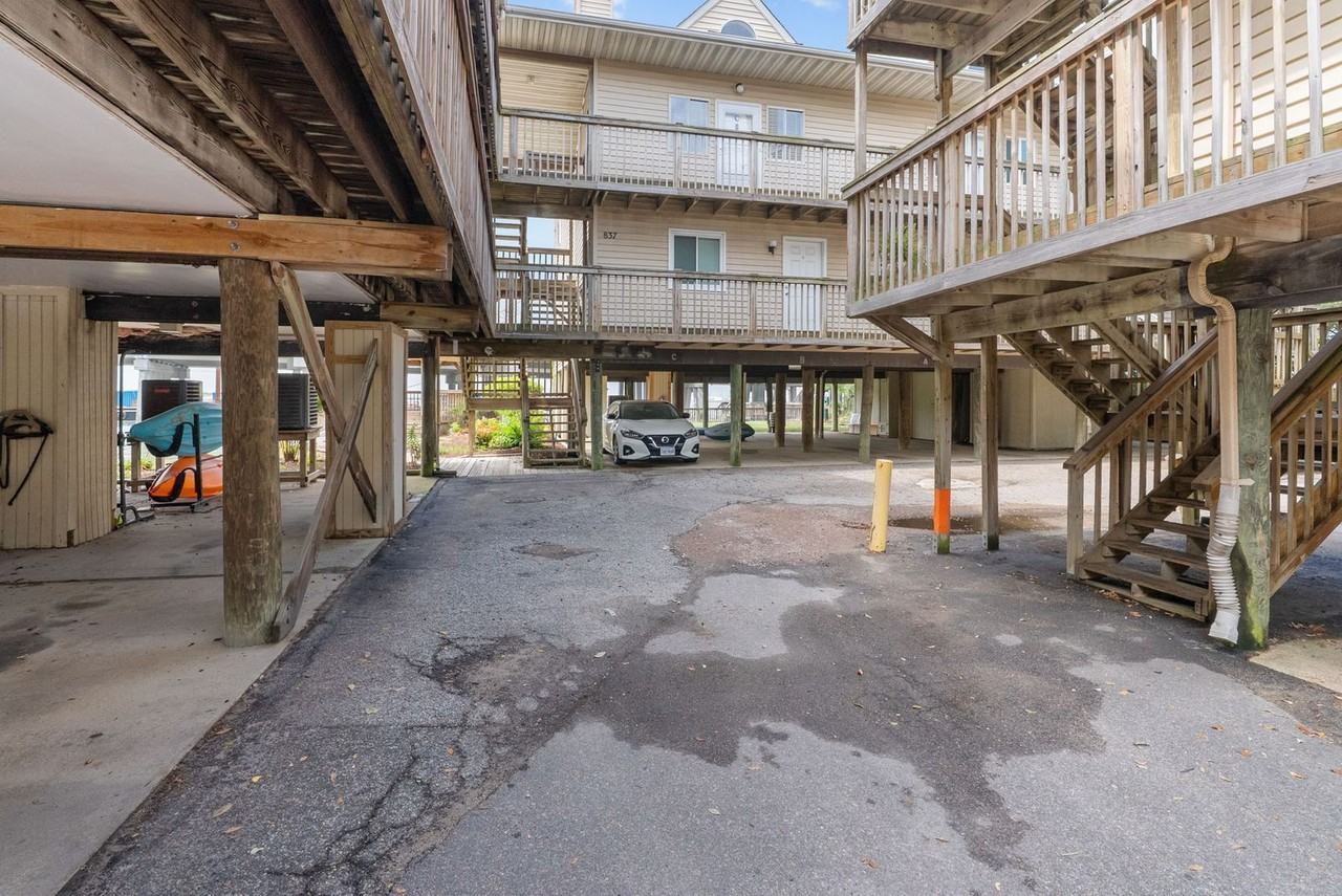 837 Little Bay Ave - Photo 2 of 25