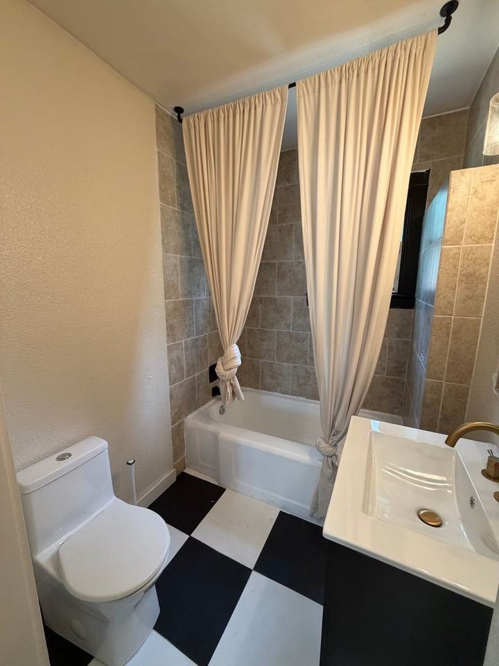 403 N Pacific St - Photo 6 of 19