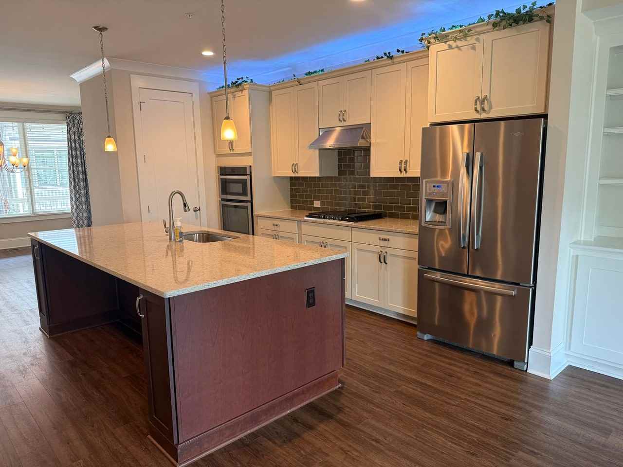 155 Inwood Walk - Photo 4 of 33
