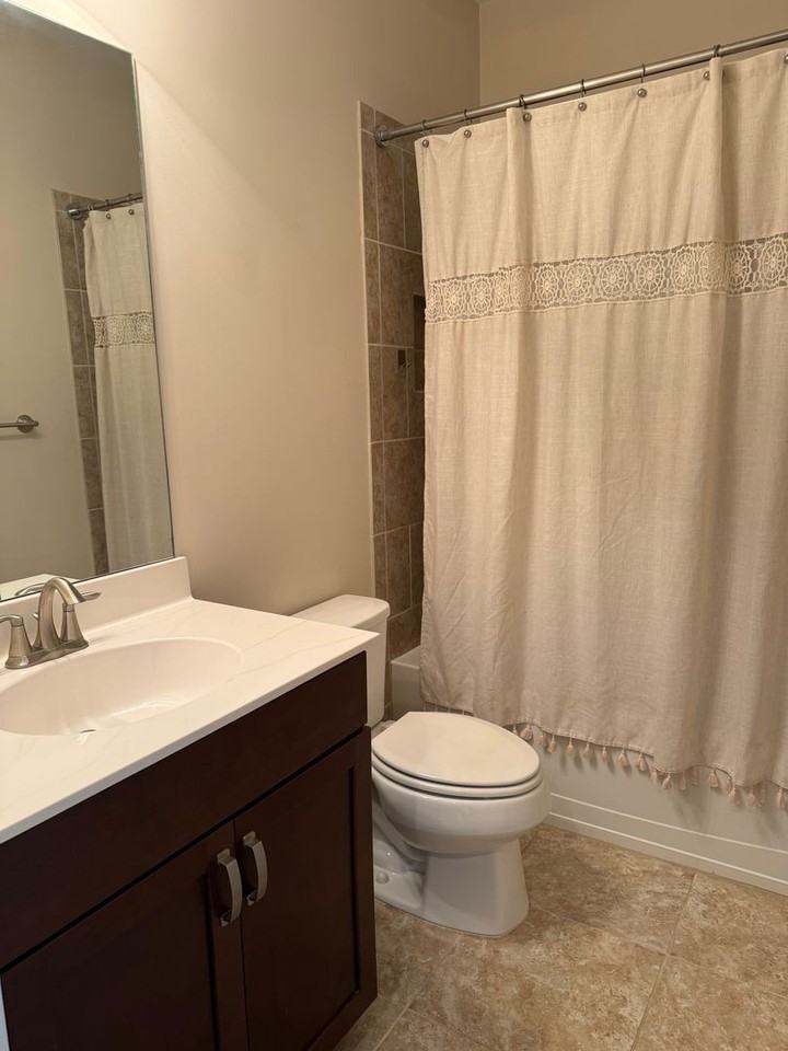 155 Inwood Walk - Photo 6 of 33