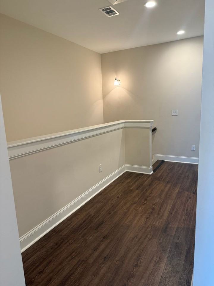 155 Inwood Walk - Photo 7 of 33