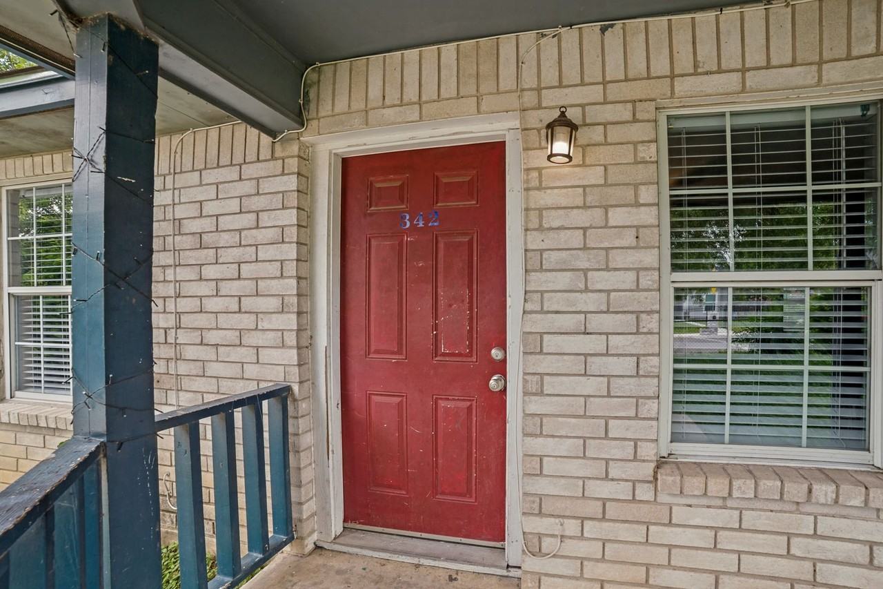 342 Consuelo - Photo 4 of 25