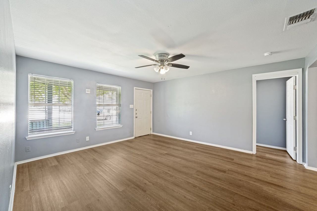 342 Consuelo - Photo 7 of 25
