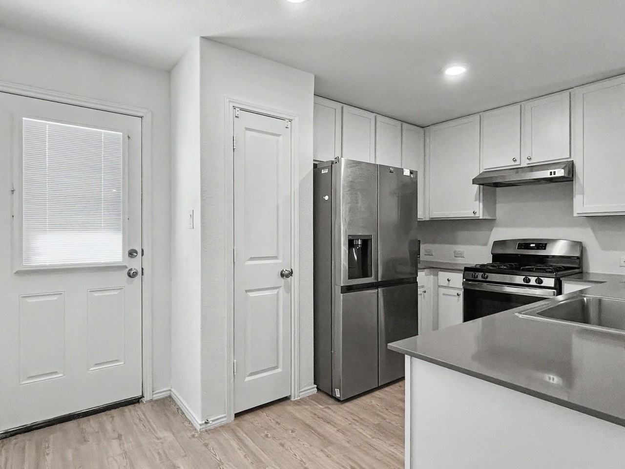 2843 Elion Dr - Photo 4 of 22