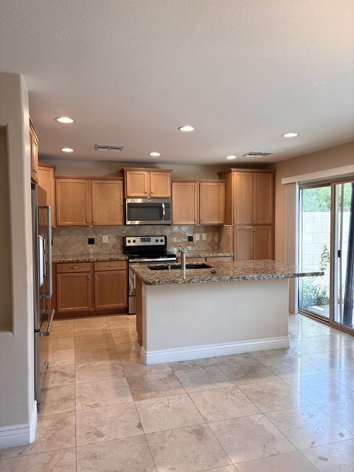 2565 E Southern Ave #16 - Photo 2 of 26