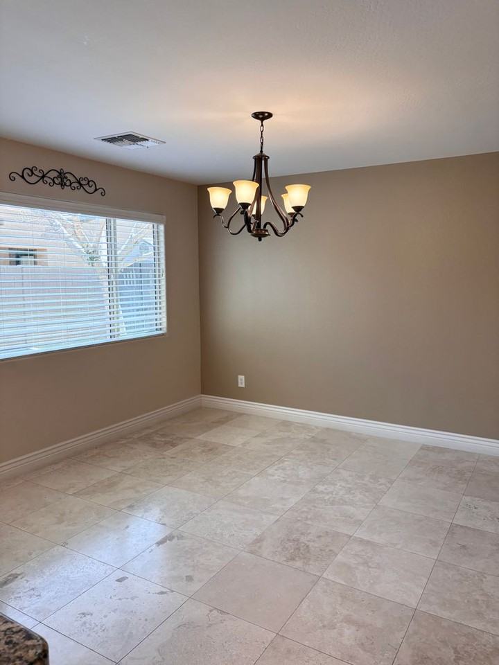 2565 E Southern Ave #16 - Photo 4 of 26