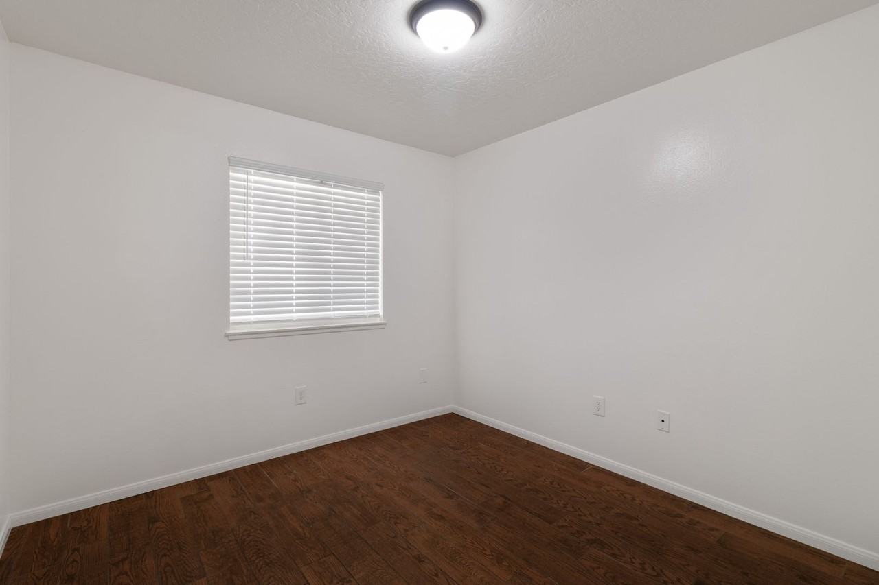 10739 Caribou Ave - Photo 6 of 10
