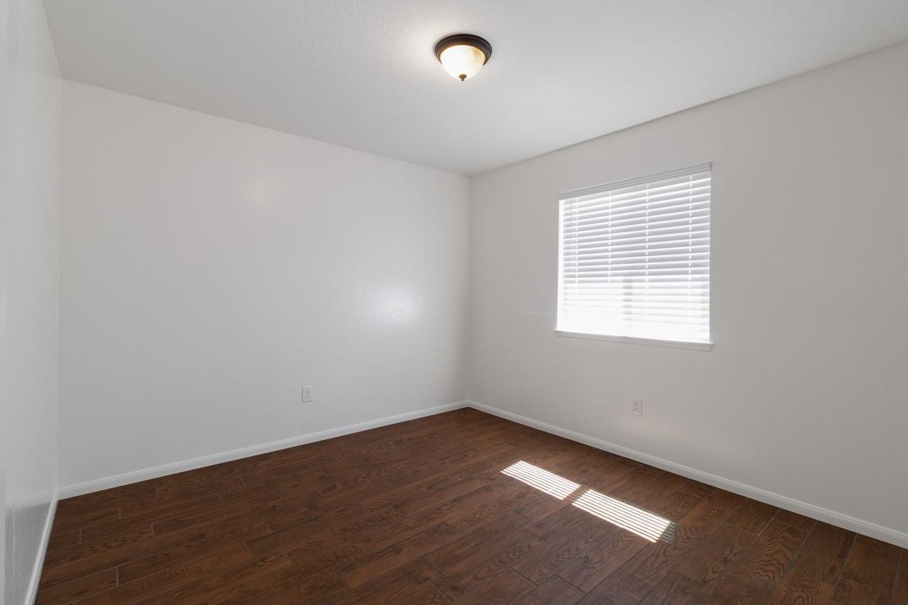 10739 Caribou Ave - Photo 7 of 10