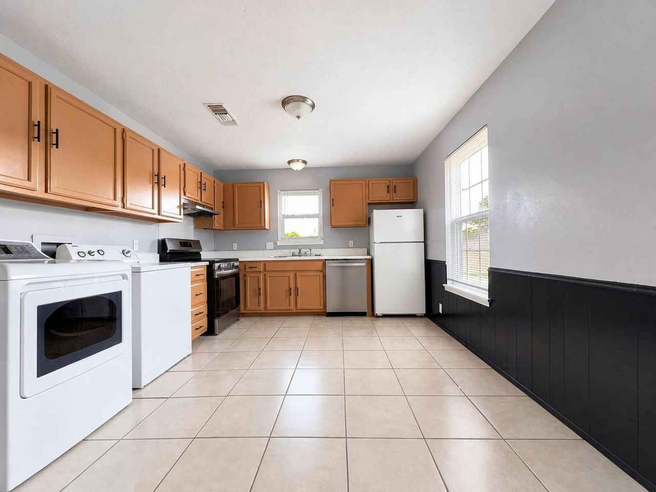 4614 Gurley Ave - Photo 6 of 50