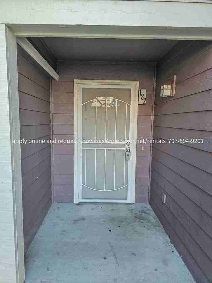 132 Treadway Ct - Photo 3 of 27