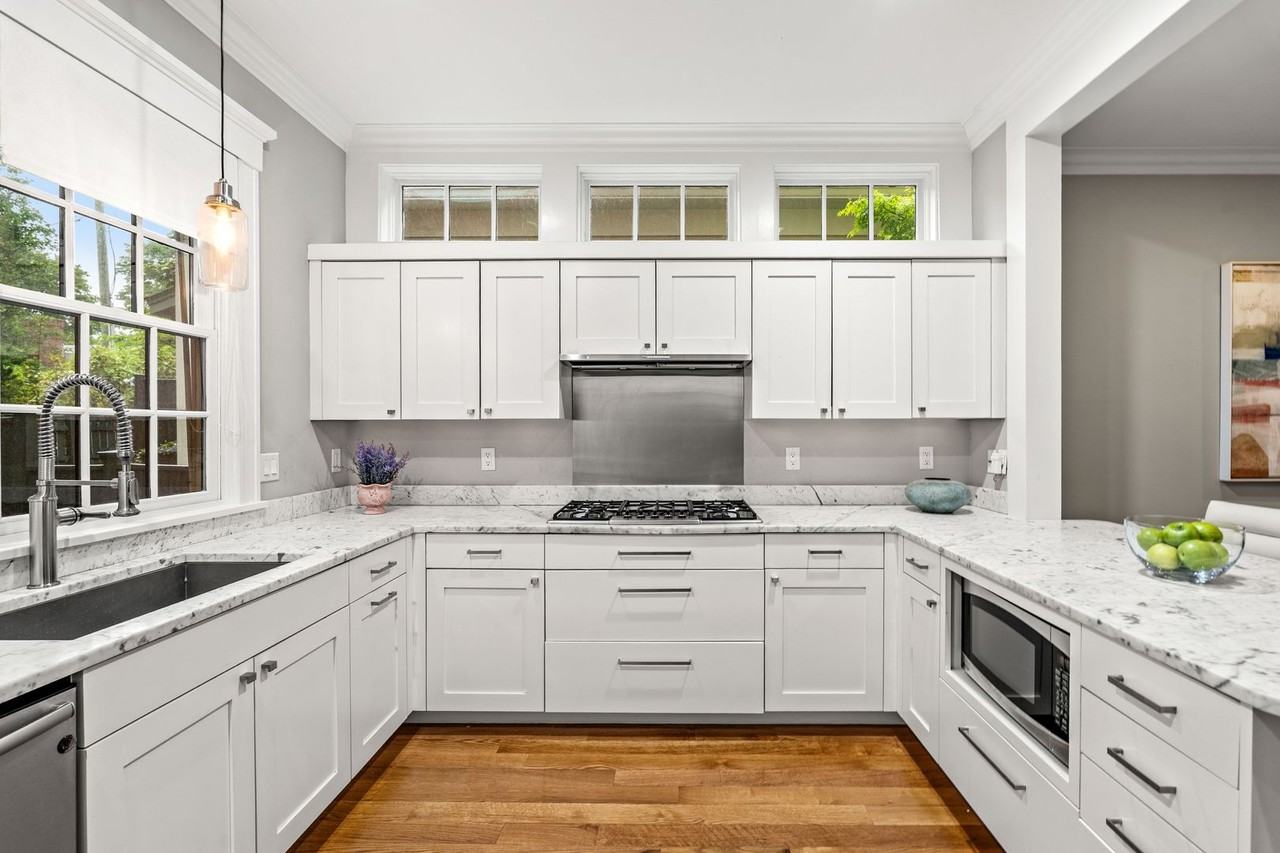 2 Brattle Cir - Photo 6 of 47
