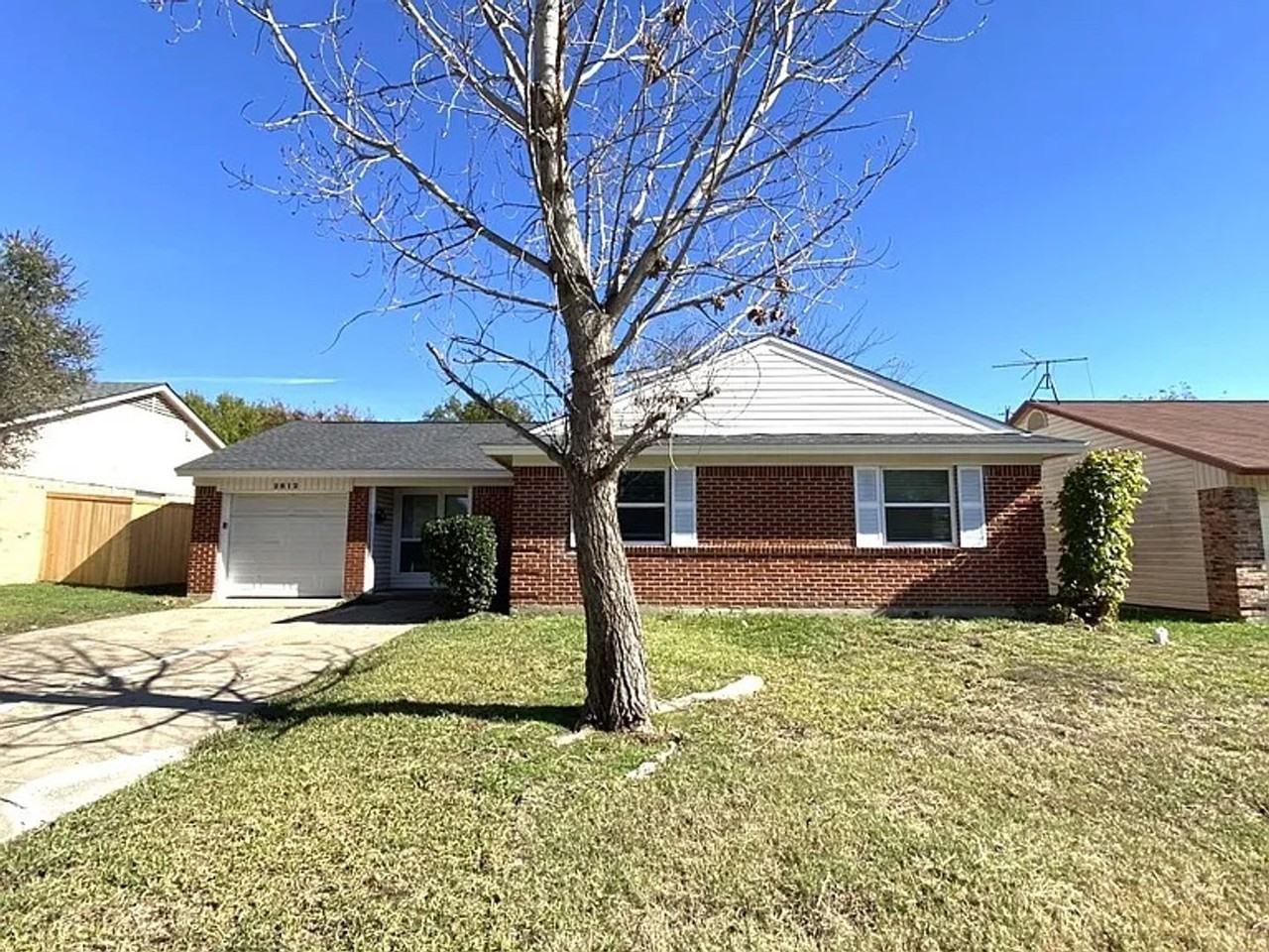 2812 Bamboo St - Photo 2 of 2