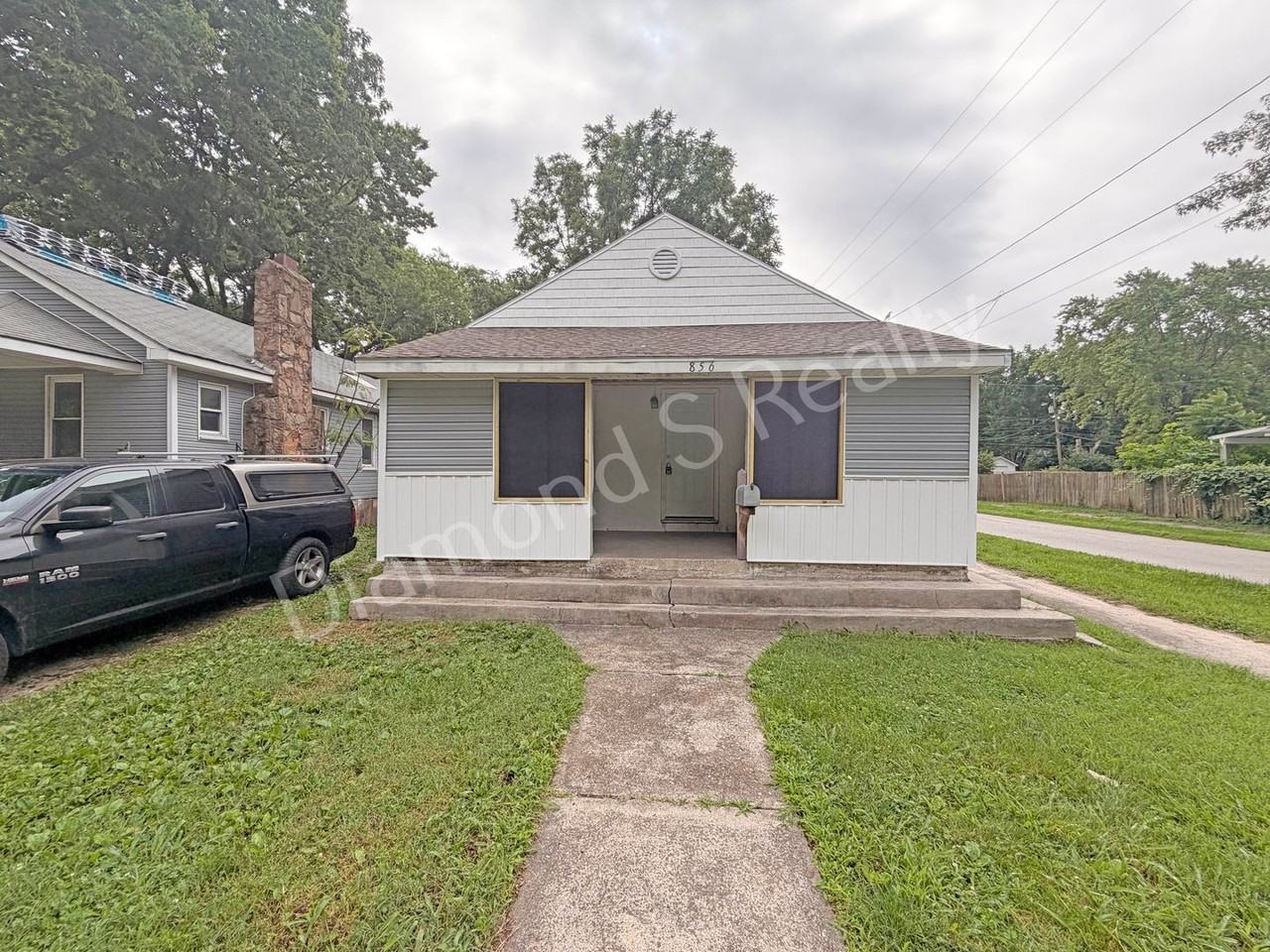 856 S Nettleton Ave - Photo 2 of 27
